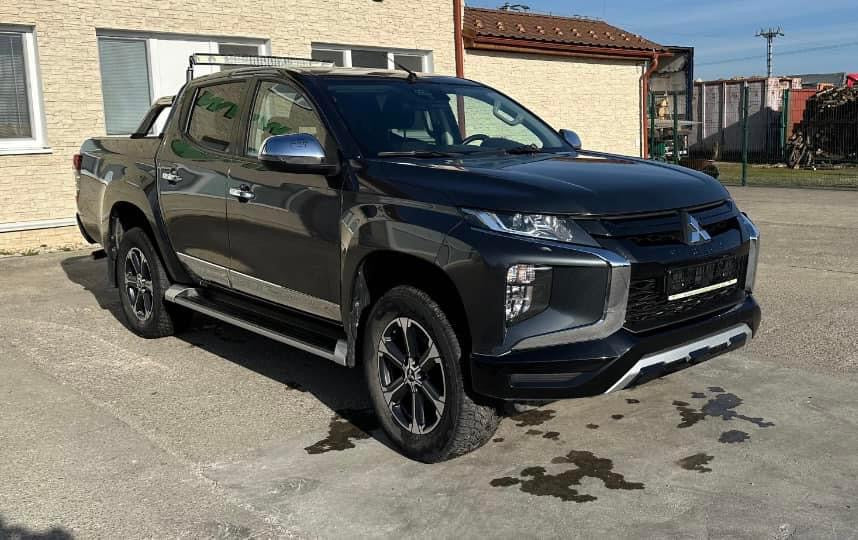 MITSUBISHI L200 2.2 D automat