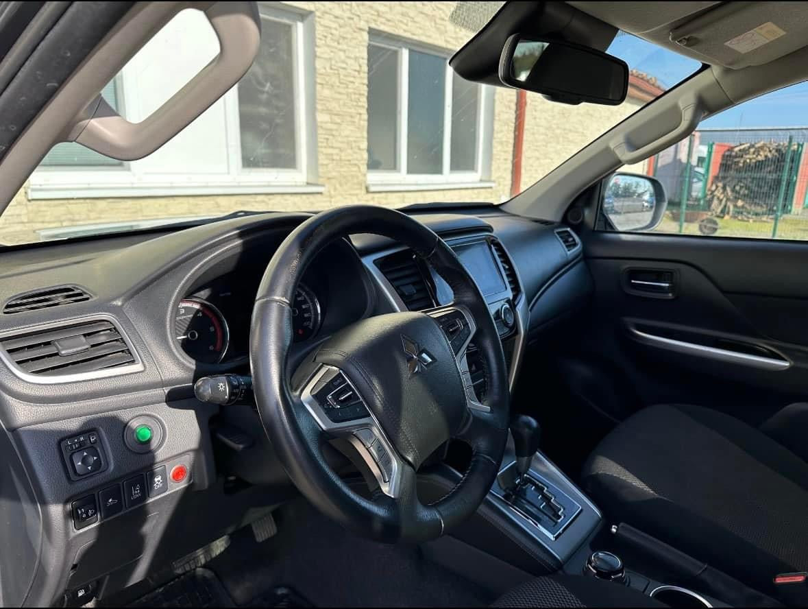MITSUBISHI L200 2.2 D automat