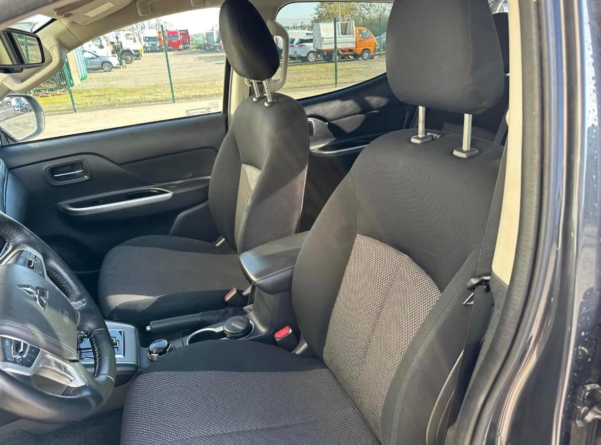MITSUBISHI L200 2.2 D automat