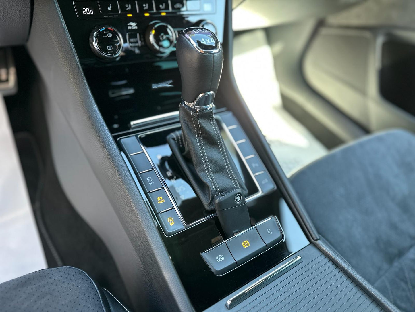 Škoda Superb Combi 2.0 TDI 190k 4x4 Sportline DSG